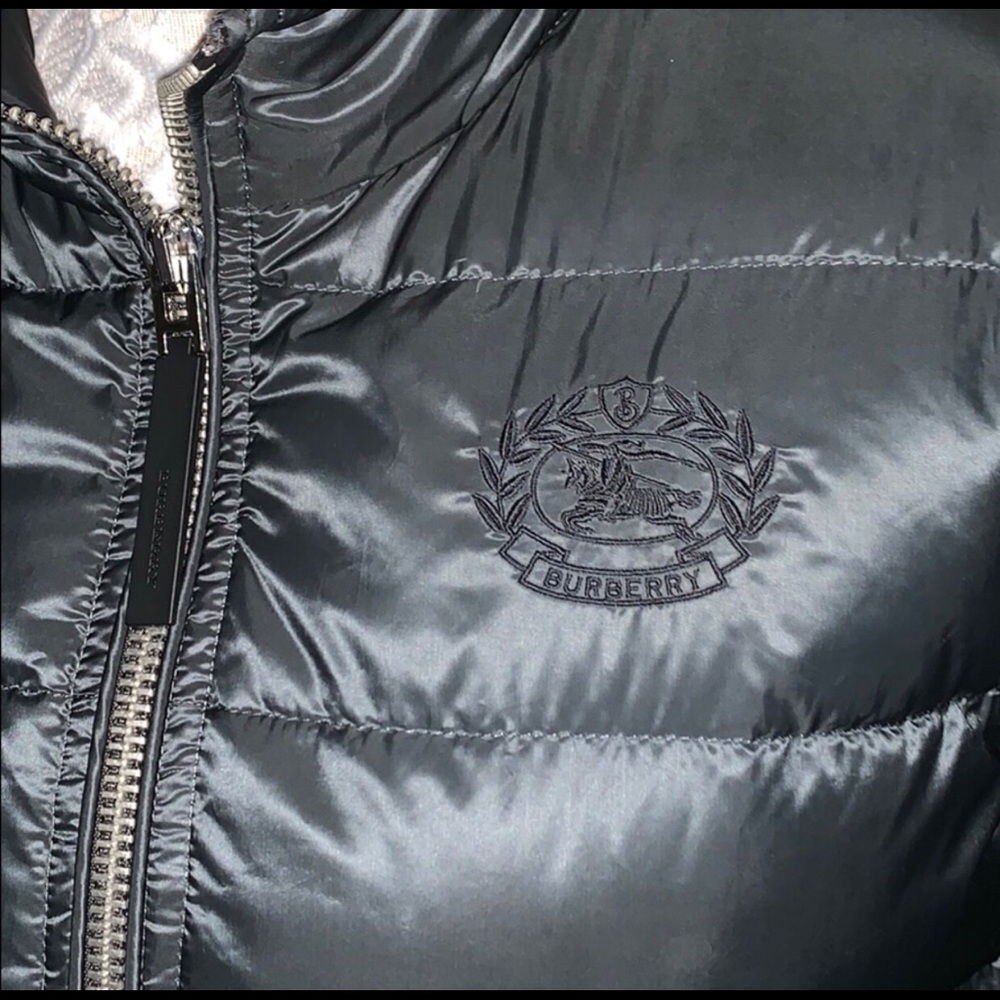 NWOT Burberry puffer jacket - Picture 2 of 3